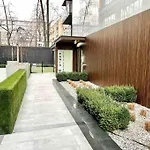 Pawia Charming Prime 81 * Varsovie