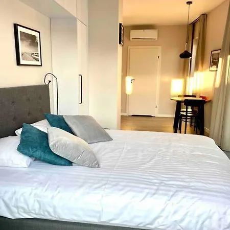 Pawia Charming Prime 81 * Varsovia